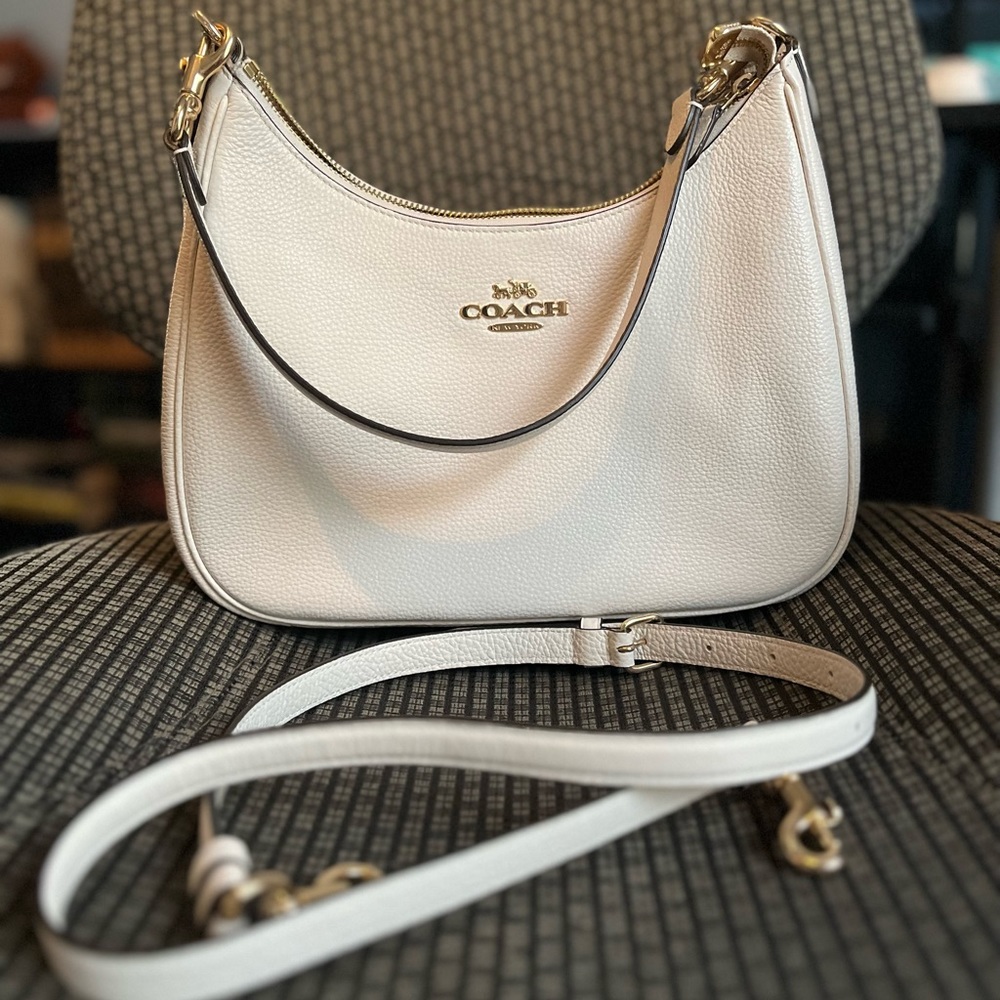 Coach Teri hobo